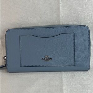 Coach cross grain blue zip around